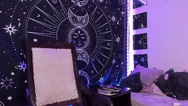 Eva Lee  online show from 09.17.25