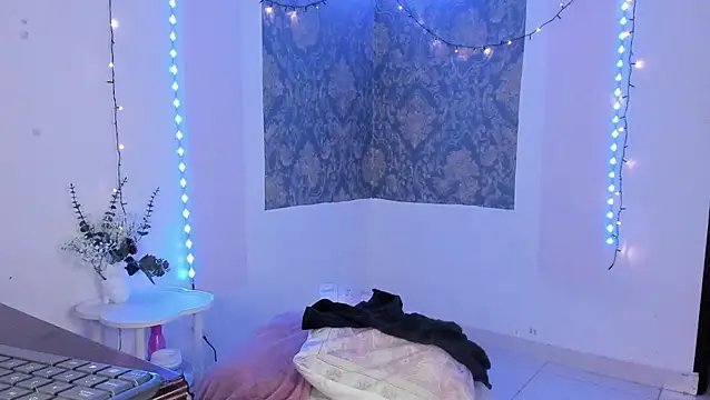 Eva Lee  online show from 03.29.26