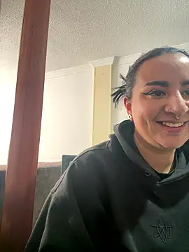 Abril Luv online show from 01.06.26