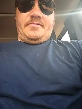 Snapshot of valhallacouple420 chatting on 11.18.25 valhallacouple420 online show from 11.18.25