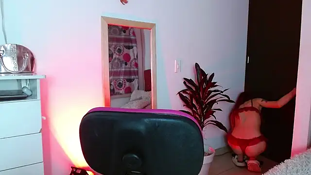 Snapshot of alisseallie chatting on 02.02.25 alisseallie online show from 02.02.25