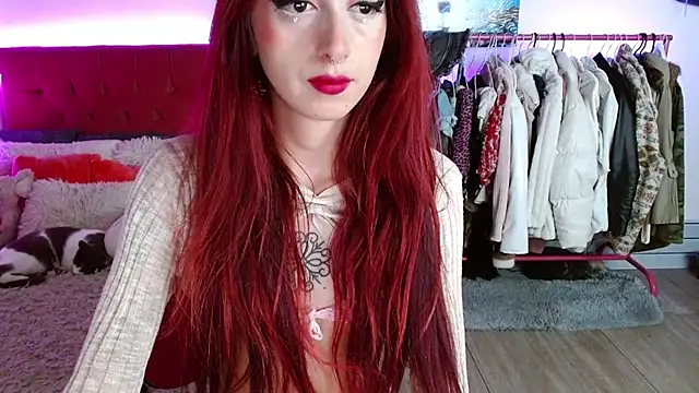 Snapshot of alisseallie chatting on 10.11.25 alisseallie online show from 10.11.25