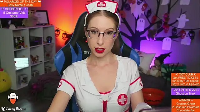 TheLaceyBloom online show from 10.28.25