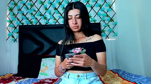 EmmaWilliamss online show from 12.23.24