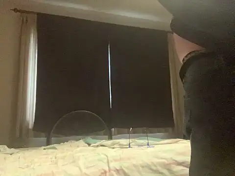 Snapshot of iwantutocum1X chatting on 02.15.26 iwantutocum1X online show from 02.15.26