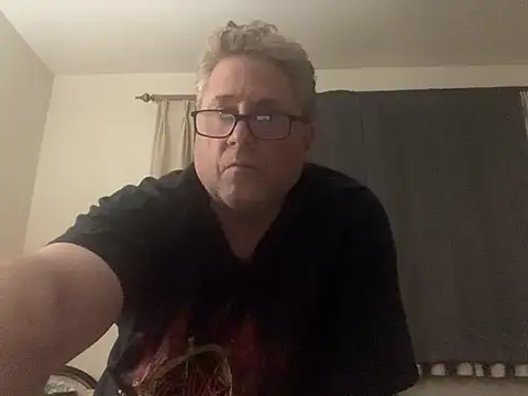 Snapshot of iwantutocum1X chatting on 02.25.26 iwantutocum1X online show from 02.25.26