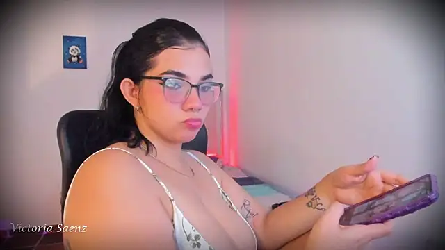 victoriaasaenz  online show from 01.17.26