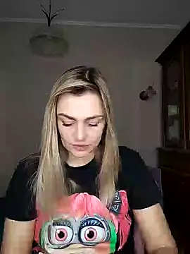 Snapshot of KrissSexi chatting on 03.02.25 KrissSexi online show from 03.02.25