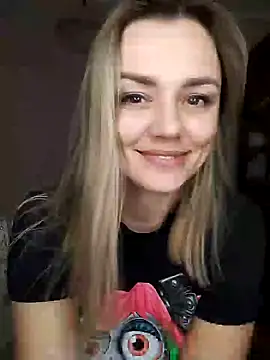 Snapshot of KrissSexi chatting on 03.06.25 KrissSexi online show from 03.06.25