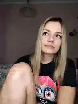 Snapshot of KrissSexi chatting on 03.13.25 KrissSexi online show from 03.13.25