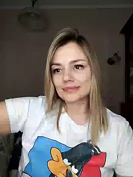 Snapshot of KrissSexi chatting on 03.13.25 KrissSexi online show from 03.13.25