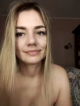 Snapshot of KrissSexi chatting on 03.19.25 KrissSexi online show from 03.19.25