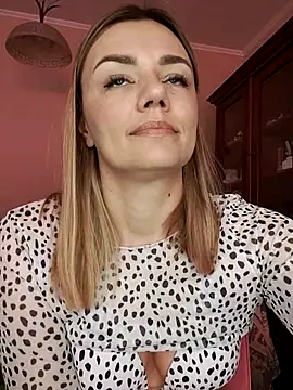 Snapshot of KrissSexi chatting on 03.23.25 KrissSexi online show from 03.23.25