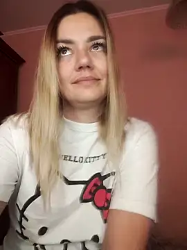 Snapshot of KrissSexi chatting on 09.10.25 KrissSexi online show from 09.10.25