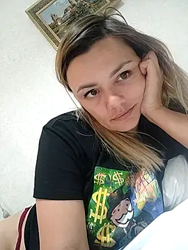 Snapshot of KrissSexi chatting on 10.02.25 KrissSexi online show from 10.02.25