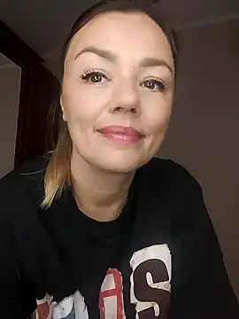 Snapshot of KrissSexi chatting on 10.18.25 KrissSexi online show from 10.18.25