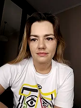 Snapshot of KrissSexi chatting on 10.25.25 KrissSexi online show from 10.25.25