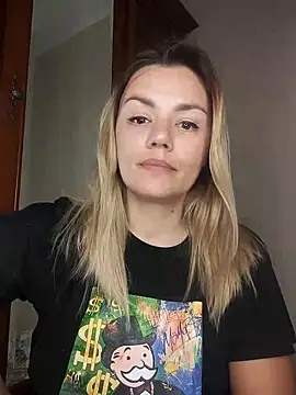 Snapshot of KrissSexi chatting on 10.30.25 KrissSexi online show from 10.30.25