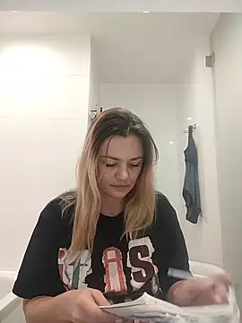 Snapshot of KrissSexi chatting on 11.09.25 KrissSexi online show from 11.09.25