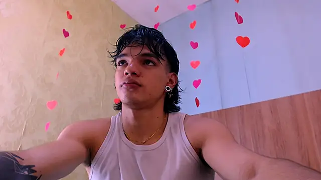 Snapshot of AlbertBernal69 chatting on 02.15.25 AlbertBernal69 online show from 02.15.25