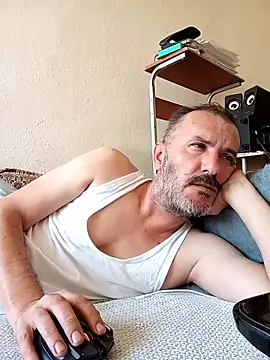 Snapshot of bestofyalcinturkey chatting on 11.15.25 bestofyalcinturkey online show from 11.15.25