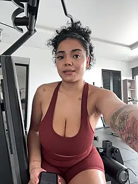 Mariecurl online show from 02.13.25