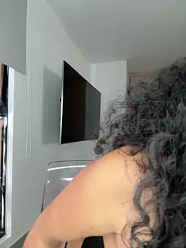 Mariecurl online show from 04.15.26