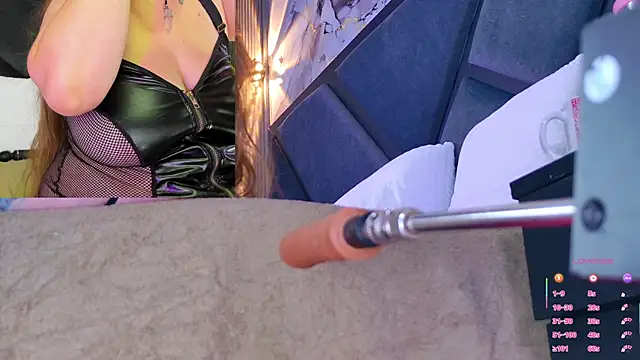 NathaxaLeans online show from 09.11.25