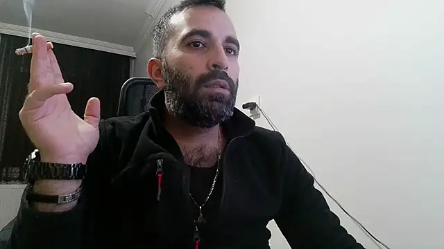 Snapshot of tgltplsr chatting on 12.01.24 tgltplsr online show from 12.01.24