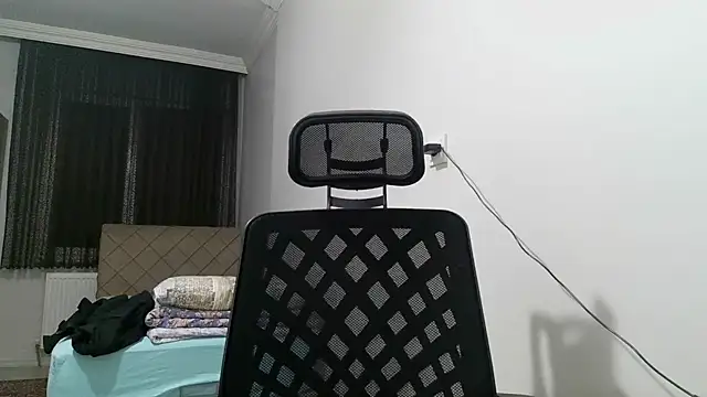 Snapshot of tgltplsr chatting on 12.16.24 tgltplsr online show from 12.16.24