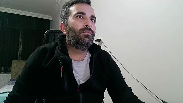 Snapshot of tgltplsr chatting on 01.03.25 tgltplsr online show from 01.03.25