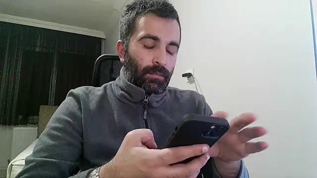 Snapshot of tgltplsr chatting on 01.16.25 tgltplsr online show from 01.16.25