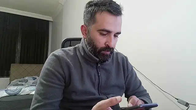 Snapshot of tgltplsr chatting on 03.17.25 tgltplsr online show from 03.17.25