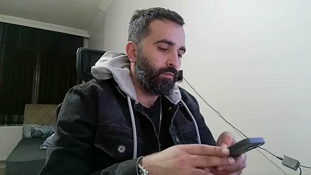 Snapshot of tgltplsr chatting on 03.20.25 tgltplsr online show from 03.20.25