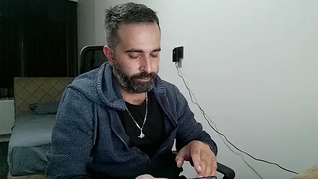 Snapshot of tgltplsr chatting on 10.16.25 tgltplsr online show from 10.16.25