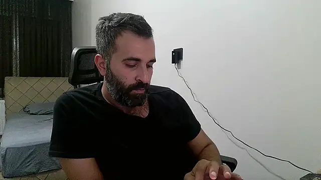 Snapshot of tgltplsr chatting on 10.31.25 tgltplsr online show from 10.31.25