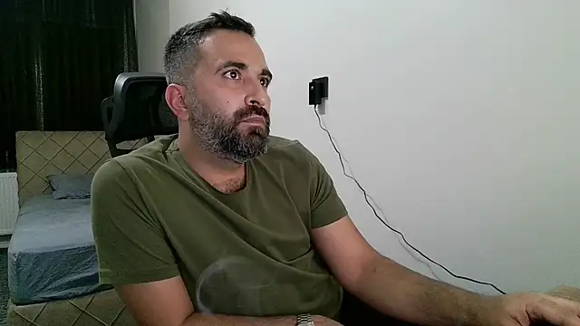 Snapshot of tgltplsr chatting on 11.05.25 tgltplsr online show from 11.05.25