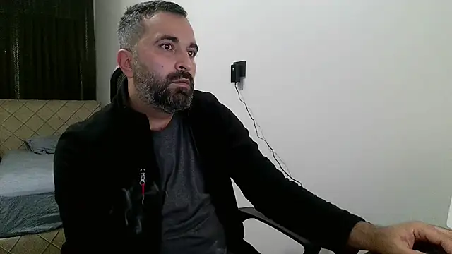 Snapshot of tgltplsr chatting on 11.08.25 tgltplsr online show from 11.08.25