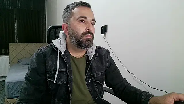 Snapshot of tgltplsr chatting on 11.10.25 tgltplsr online show from 11.10.25