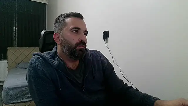 Snapshot of tgltplsr chatting on 11.11.25 tgltplsr online show from 11.11.25