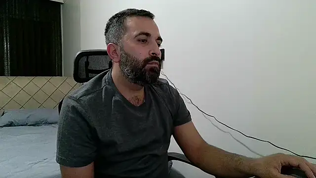 Snapshot of tgltplsr chatting on 11.18.25 tgltplsr online show from 11.18.25