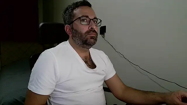 Snapshot of tgltplsr chatting on 12.02.25 tgltplsr online show from 12.02.25