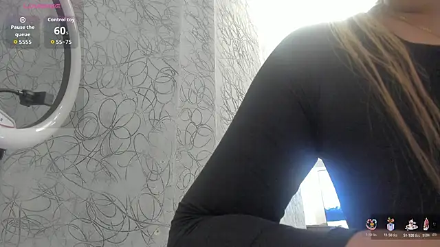 Snapshot of LunaBaker-1 chatting on 02.01.26 LunaBaker-1 online show from 02.01.26