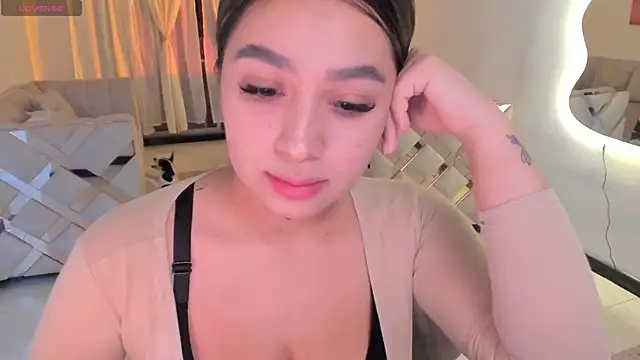 Snapshot of LunaBaker-1 chatting on 02.14.26 LunaBaker-1 online show from 02.14.26