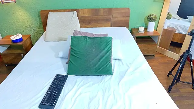 dannaahbrown online show from 02.13.25