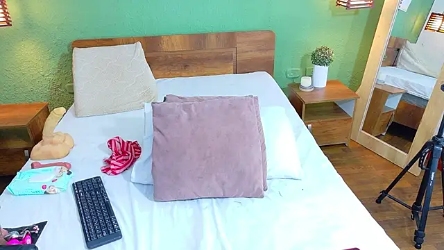 dannaahbrown online show from 02.27.25