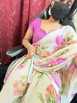 Snapshot of LuscousPussy chatting on 03.17.25 LuscousPussy online show from 03.17.25