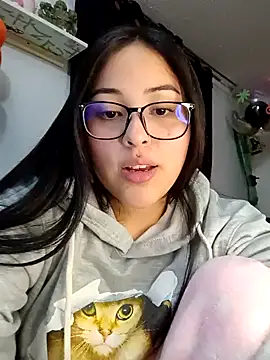 Snapshot of persefone_core chatting on 12.19.24 persefone core online show from 12.19.24