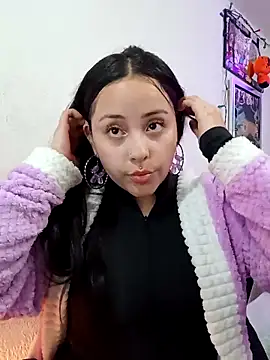 Snapshot of persefone_core chatting on 11.11.25 persefone core online show from 11.11.25