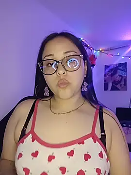 Snapshot of persefone_core chatting on 11.20.25 persefone core online show from 11.20.25